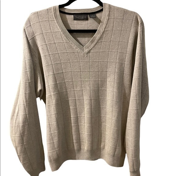 VAN HEUSEN men v neck sweater 
Size Small
Condition: 8/10 - Picture 1 of 8